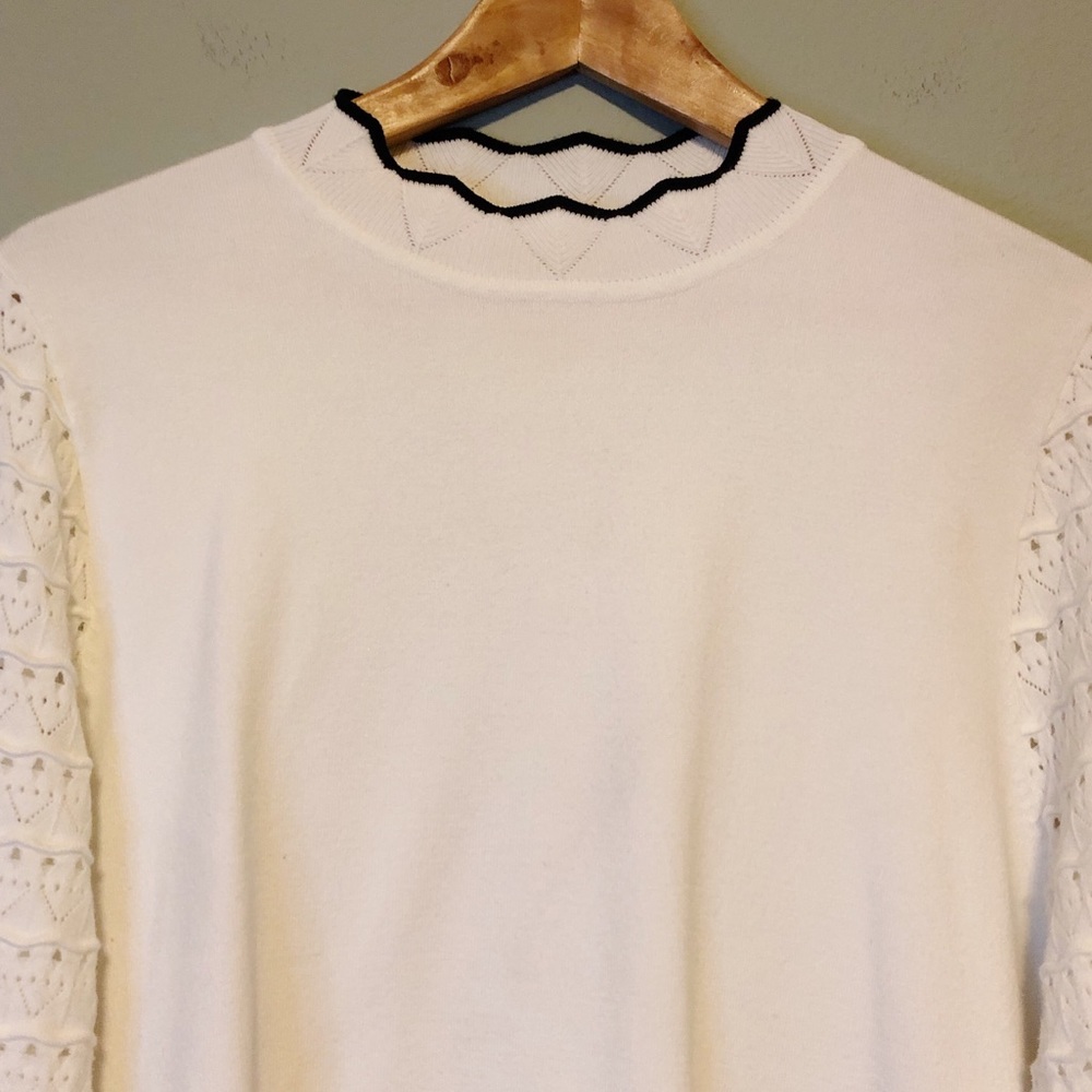 T Tahari Zigzag Trim & Eyelet SleeveSweater - M - Picture 2 of 8
